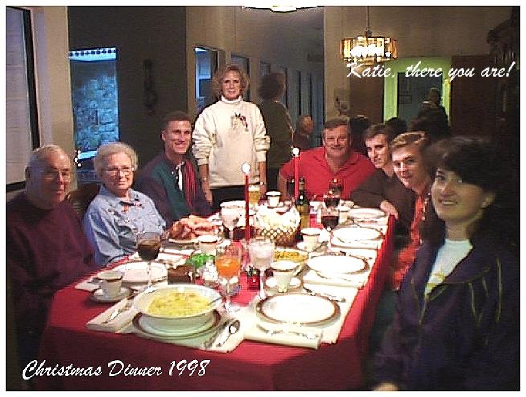 Gramphi Remembered/1024x768_1998-12-Xmas-g-All-At-Table.jpg
